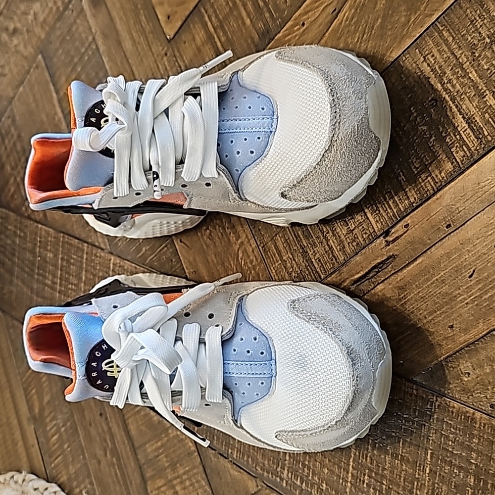 Boys Nike Huaraches Size 4